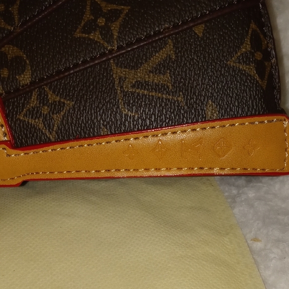Louis Vuitton Fan-Shaped Mono Brown and Tan Clutch - Picture 13 of 16
